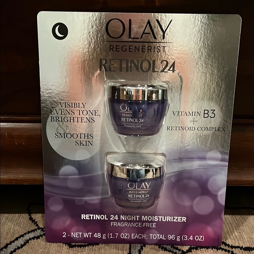 OLAY 2-Pack Regenerist Retinol 24 + Peptide Night Face Moisturizer, 1.7 oz each - Picture 2 of 3